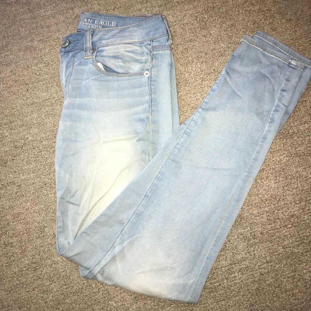 American Eagle Light Wash Jeggings/Jeans